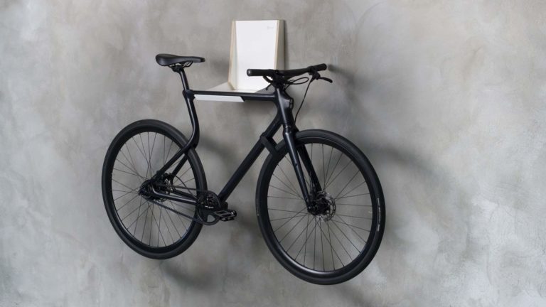 PARAX Fahrradhalter - Wandhalterung für Fahrrad - Indoor Fahrrad  Aufbewahrung - für MTB, E-Bike, Damenrad, Rennrad, Gravel Bike - bis 35 kg  - aus Holz - Premium : : Sport & Freizeit